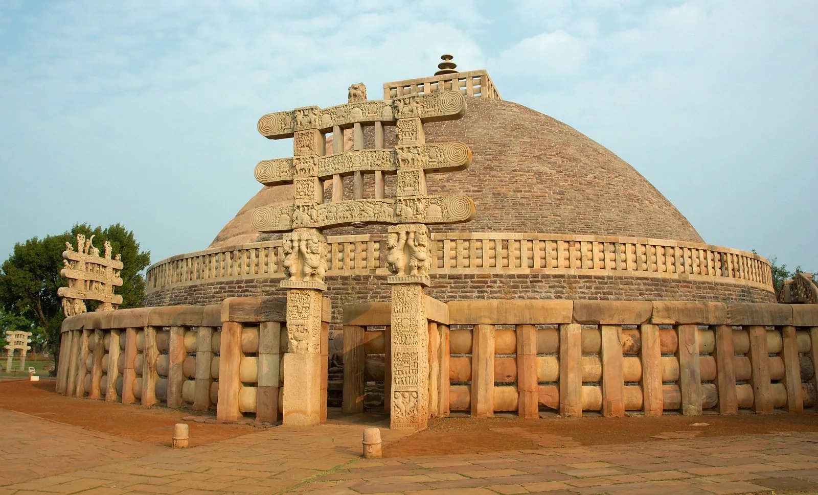 Sanchi Stupas & Ashoka Pillar
